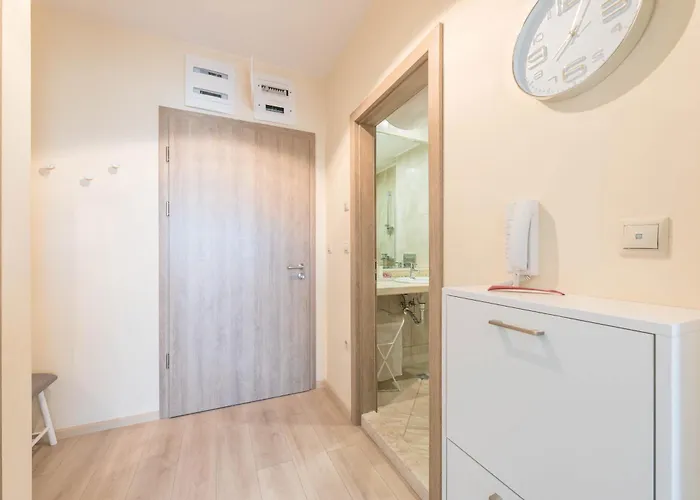 Blue Horizon Apartment *